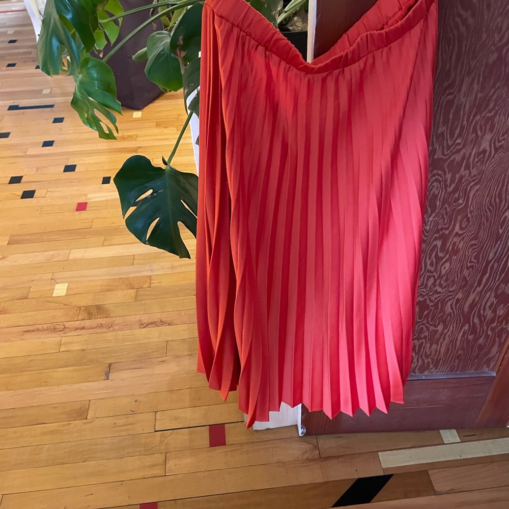 Pleated skirt